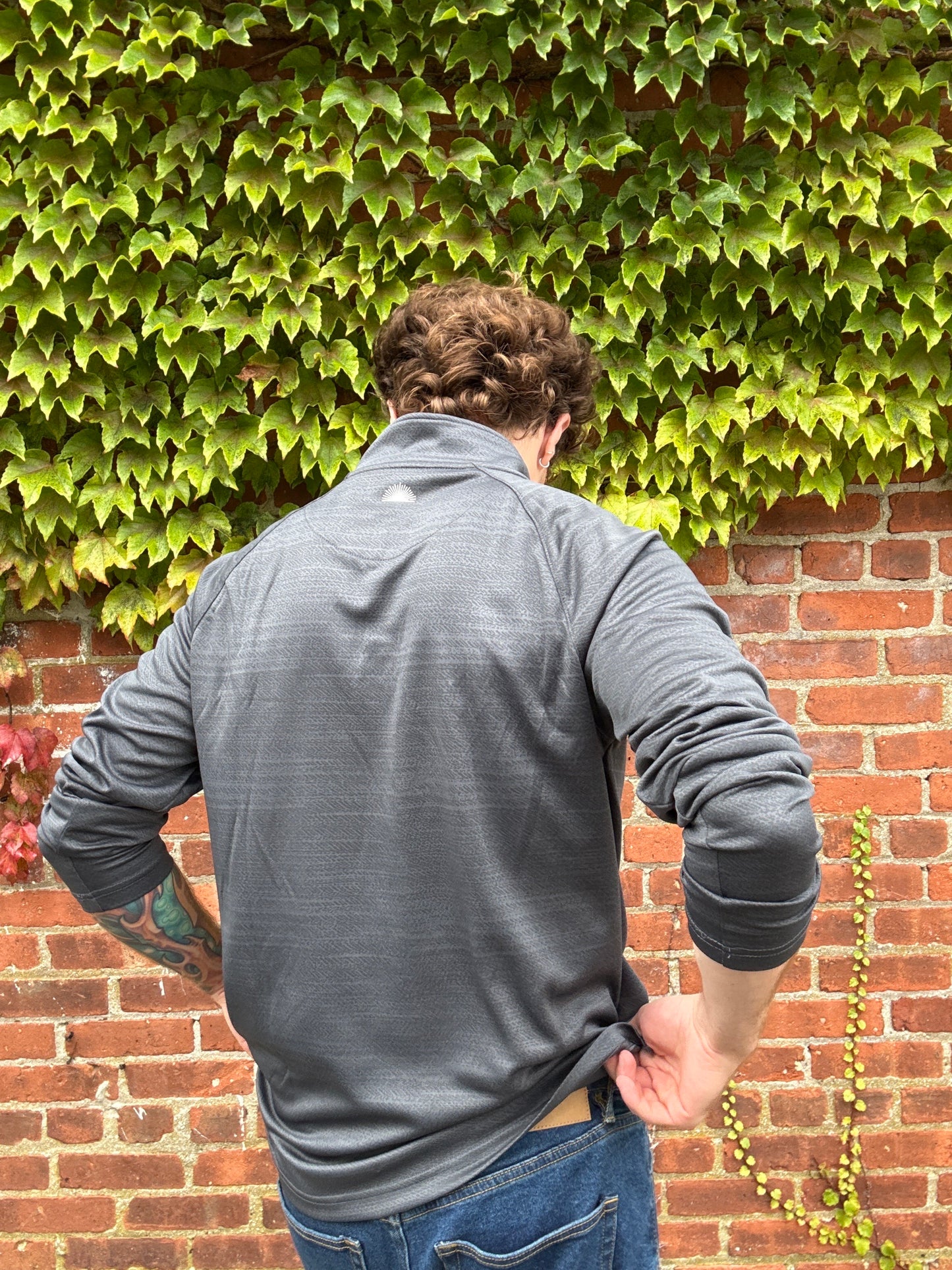 PERFORMANCE PULLOVER